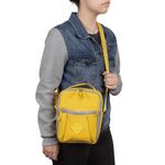 lancheira-pocketlunch-crinkle-amarelo-sestini-075484-22-modelo