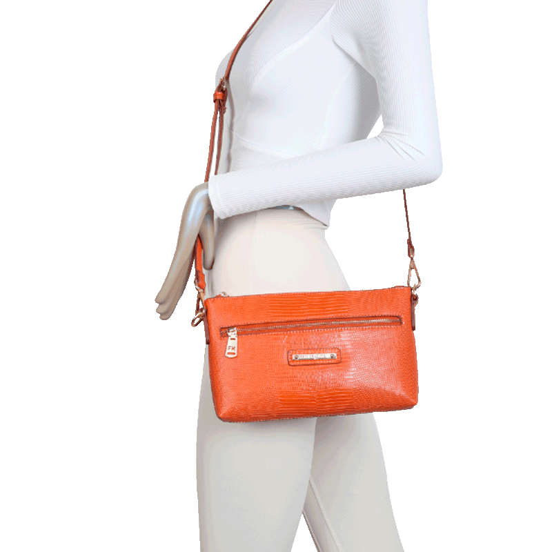 mini-bag-passeio-fellipe-krein-aw22-lesar-caramelo-sestini-020812-56-detalhe-1.png