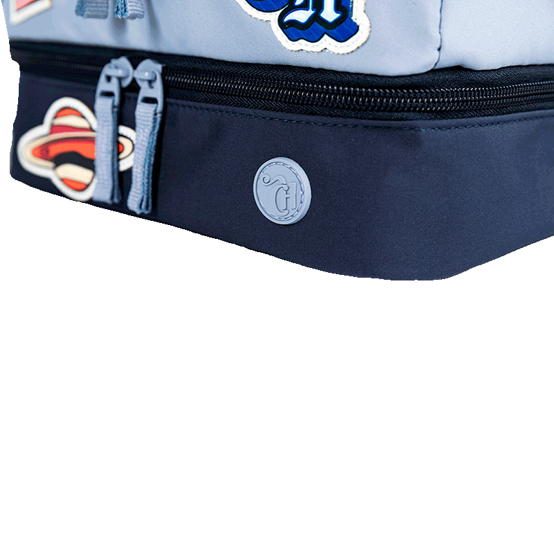 lancheira-2-comaprtimentos-capricho-class-cosmic-patches-sestini-076227-04-detalhe-3.png